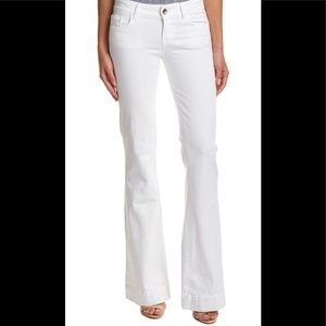 J Brand love flare jeans in crisp white 🤍